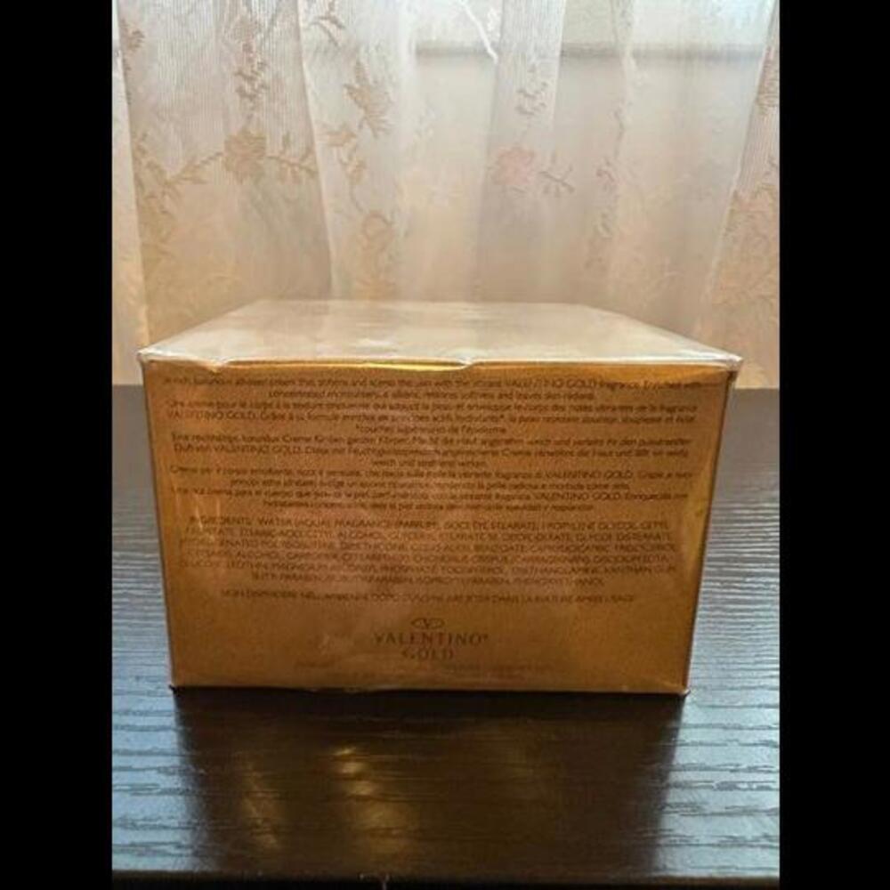 Valentino Gold Luxurious Body Cream, 150 ml 5.5 FL oz - New and Sealed - Picture 2 of 2